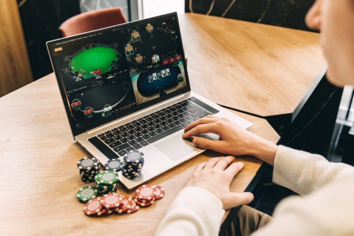 Utilizing Poker Software and Tools