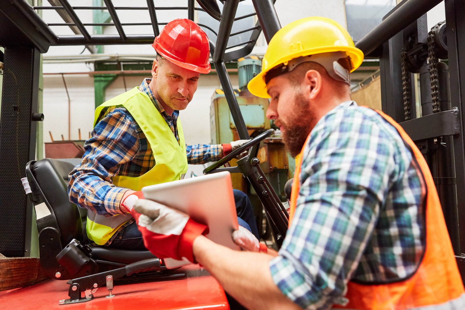 How to Choose the Right Material Handling Equipment for Your Warehouse ...